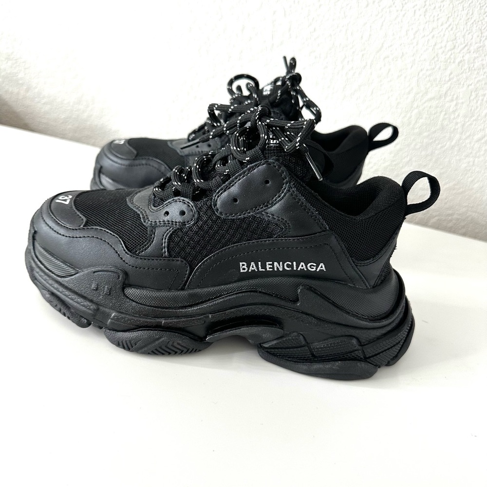 BALENCIAGA Triple S
